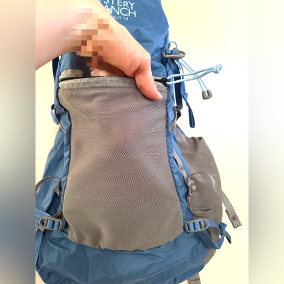 Mystery Ranch In and Out 19L Backpack - Picture 6 of 8